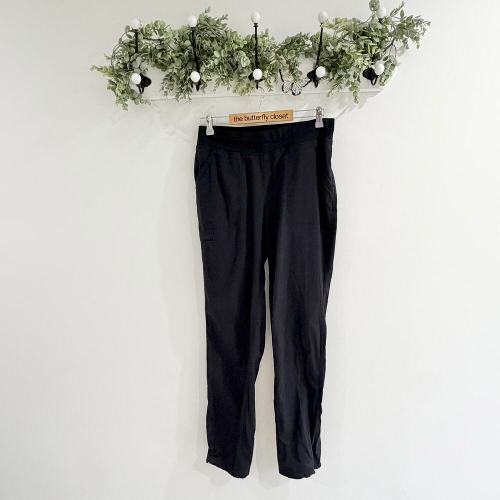 Title Nine Women’s Black straight leg Light Weight athletic hiking outdoor pant